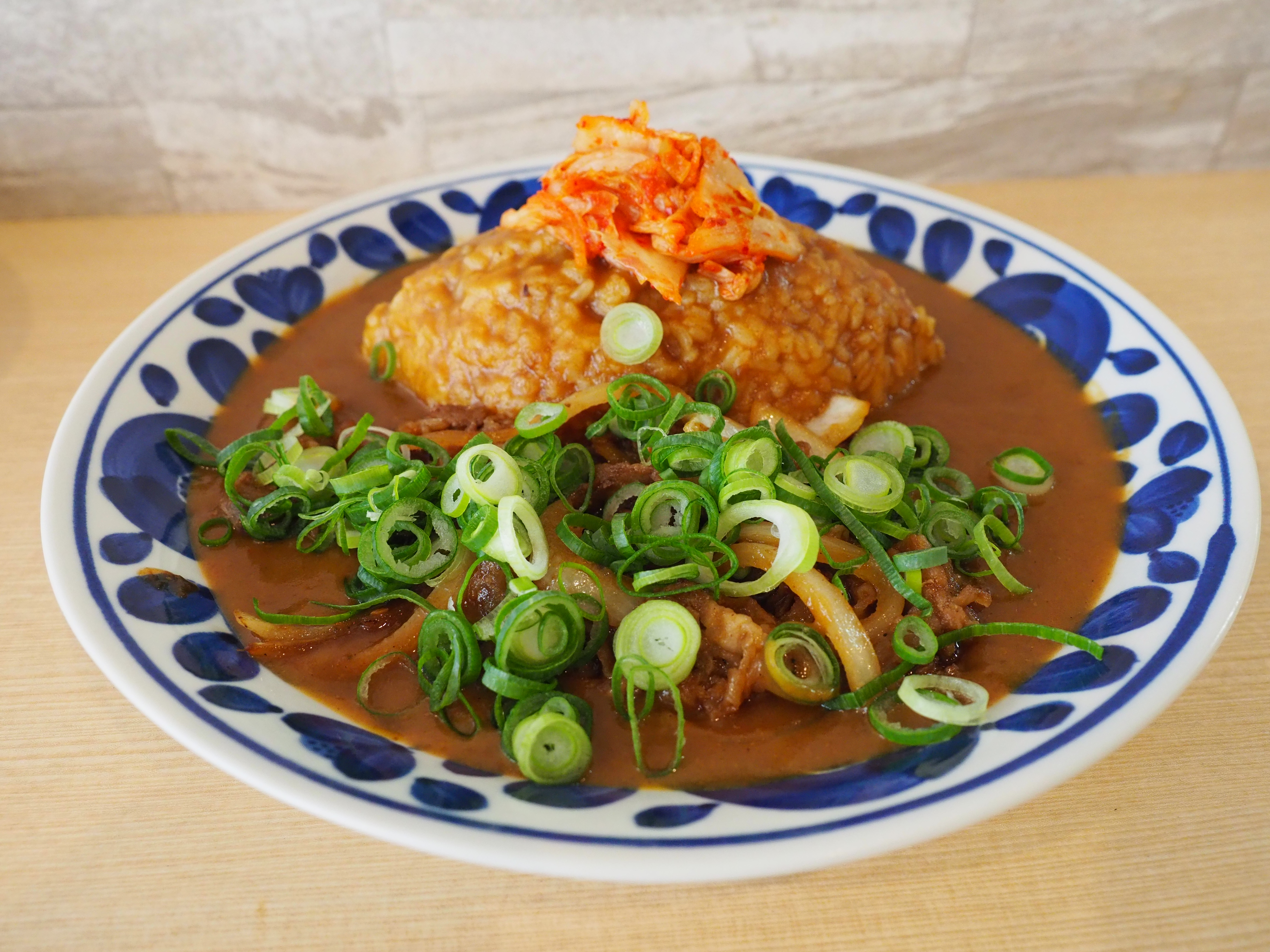 La magie des épices saura satisfaire à la fois votre cœur et votre estomac ! Un excellent restaurant de curry de style européen à Kitahama